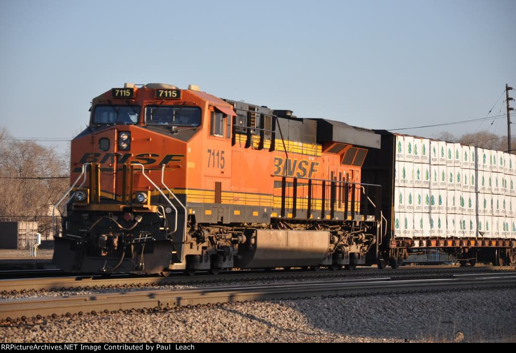 Manifest approaches Northtown Yard